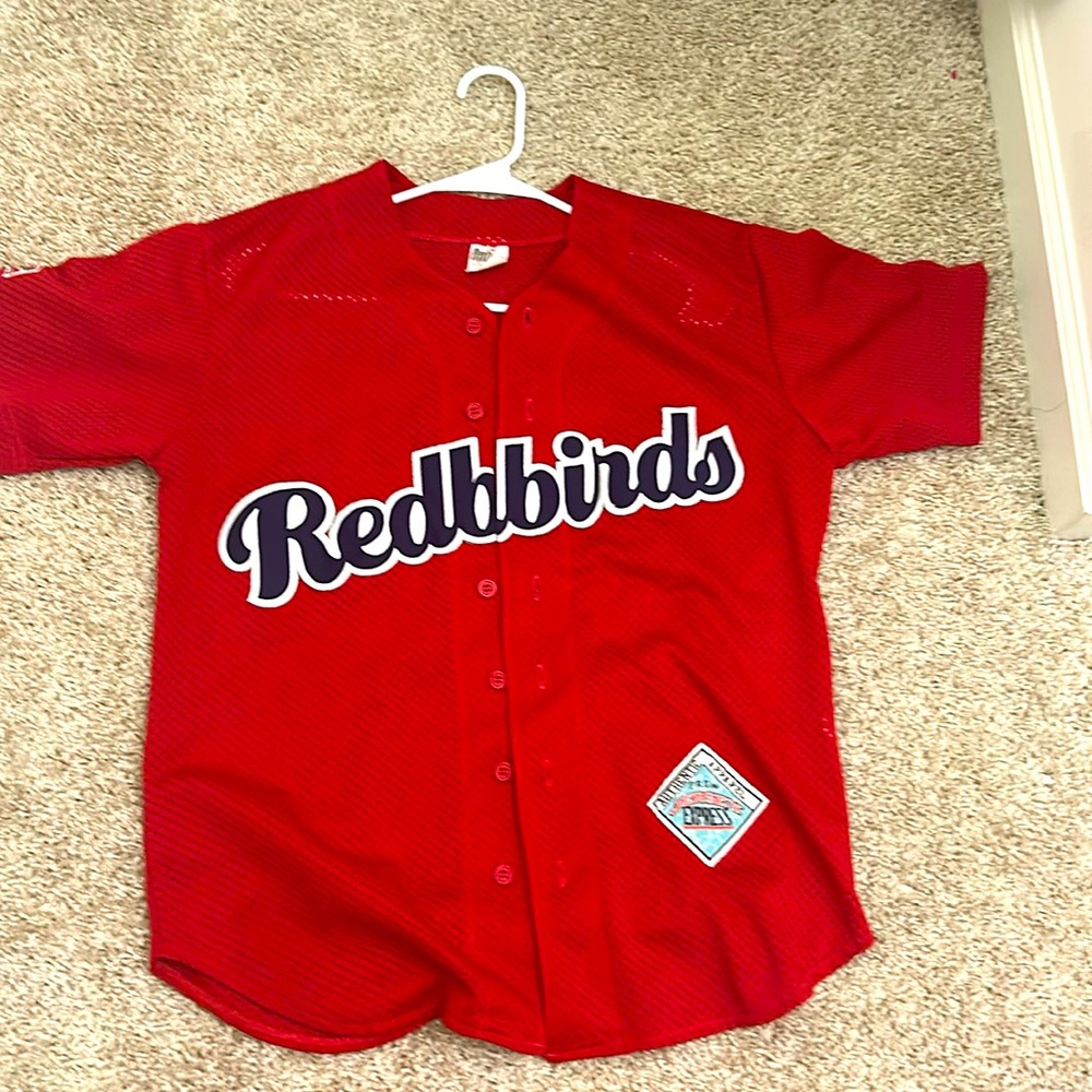 I am selling a red verse jersey and great condition and authentic